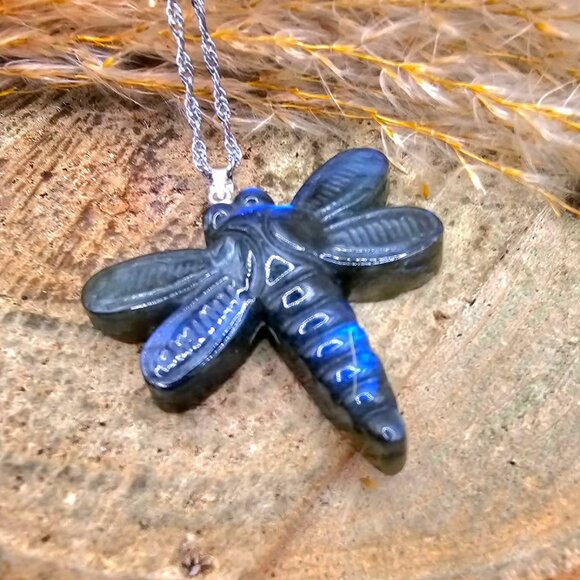 Nature Labradorite Carved Flashy Dragonfly Pendant Necklace - Picture 9 of 10